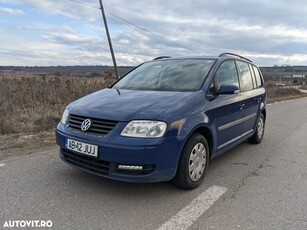 Volkswagen Touran 1.9 TDI DPF Conceptline DSG