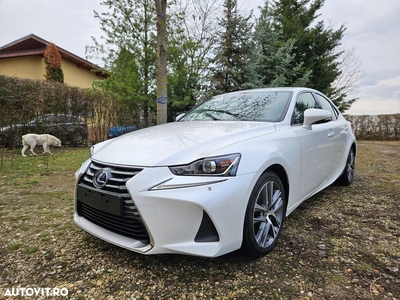 Lexus Seria IS 300h