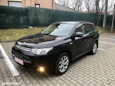 Mitsubishi Outlander 2.0 4WD Plug-In Hybrid Top