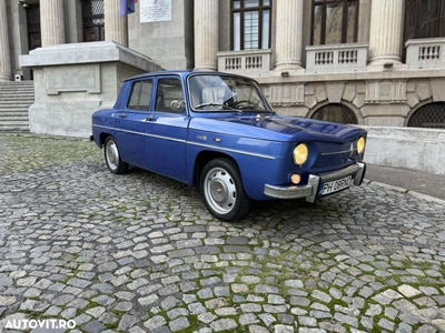 Renault 8