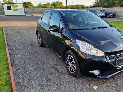 Peugeot 208 , 1.0i an 2013 , Garantie 12 luni, Posibil RATE