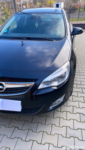 Vând Opel Astra Sport Tourer 1,6 benzina
