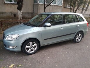 Vand Skoda Fabia II din 2011 in stare impecabilă