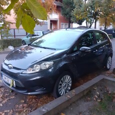 Ford Fiesta 1,4 benzina din 2009 decembrie