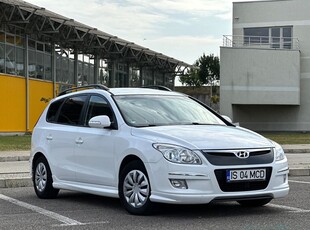 Hyundai i30 i30cw 2.0 CRDi Sport