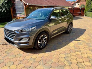 Hyundai Tucson 2.0 CRDI 4WD 8AT Premium