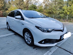 Vând Toyota Auris 2016 hibrid și GPL