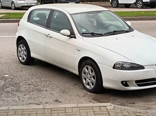 Alfa Romeo 147 1.6 benzină 2300 EURO