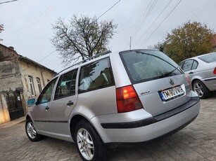 Vw golf 1,6 cmc foarte întreținut înmatriculat RO