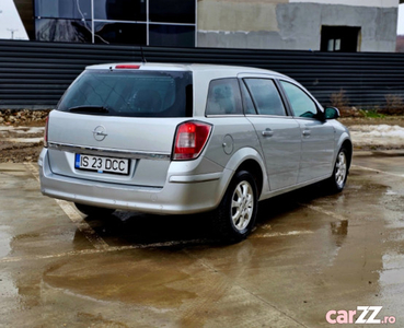 Opel astra 1.9 an 2011