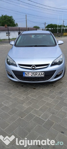Opel Astra J SEDAN