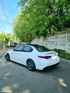 Alfa Romeo Giulia 2.0 Turbo 16V AT8 Veloce