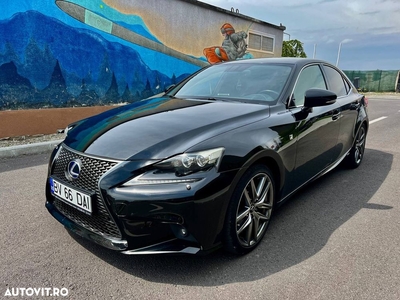 Lexus Seria IS 250 Aut. Sport F