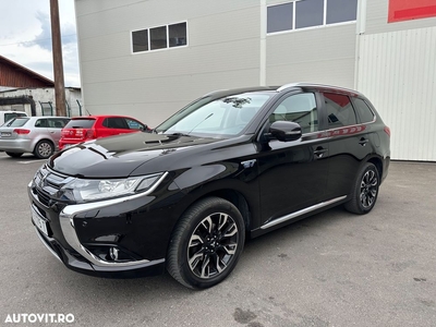 Mitsubishi Outlander 2.0 4WD Plug-In Hybrid Top