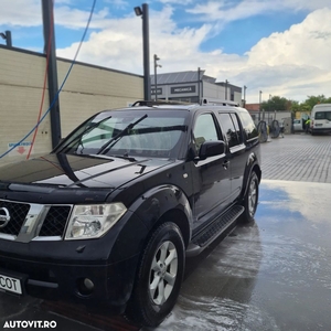 Nissan Pathfinder 2.5 dCi LE