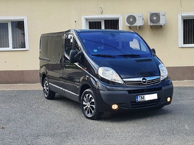 Opel vivaro 2.0 CDTI an 2009 6+1 trepte 8+1 locuri unic proprietar în ro acte la zi fiscal pe loc