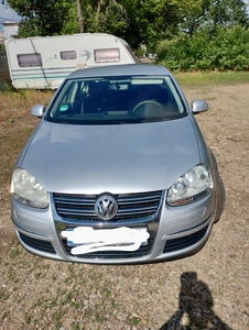 Vând Volkswagen Jetta