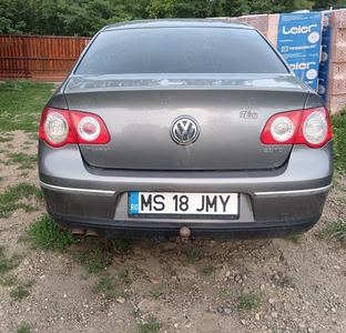 Vând Volkswagen Passat