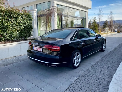 Second hand Audi A8 - 35 499 EUR, 161 000 km - Autovit