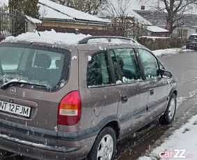 Opel Zafira Anul 2002 motor 1.8 benzina stare impecabila