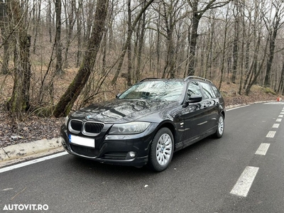 BMW Seria 3 320d xDrive DPF Touring Aut.