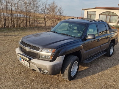 Chevrolet avalanche 5.3 v8 automat 4x4 autoutilitara Focsani