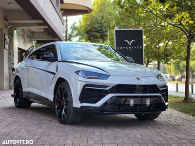 Lamborghini URUS Standard