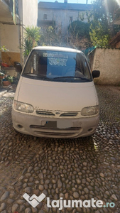 Nissan vanette dubă utilitară