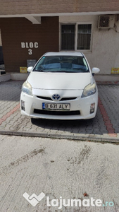 Toyota Prius masina