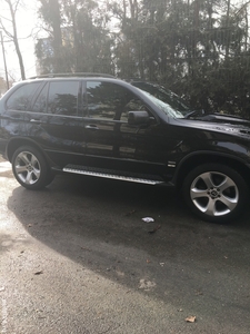 Vand bmw x5 din 2005 anmatriculat volan pe dreapta