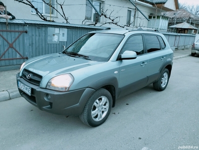 Vând Hyundai Tucson 4x4