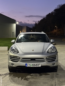 Vând Porsche Cayenne 3.0