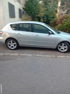 Vind Mazda 3 1.6 benzina 2500euro neg tel