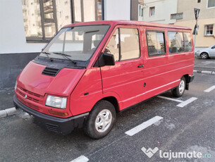 Microbuz Renault Trafic 8+1 2.5 diesel 1989 istoric