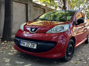 Peugeot 107, 2007 - Mic, dar cu personalitate!