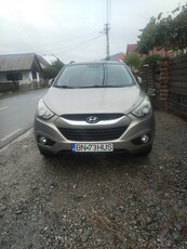 Vând Schimb: Hyundai IX35,4WD,2,0 CRDI,2011,pano#navi#piele,impecabil.