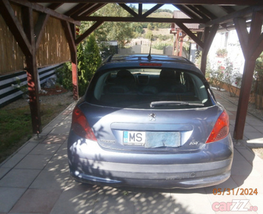 Peugeot 207 1,4 benzina