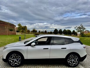 BMW iX xDrive40