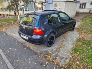 Vând golf 4 1.4b 2001