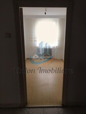 Apartament 3 camere, Parter, Precista ideal sp.comercial