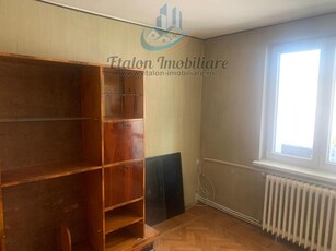 Apartament 2 camere, ultracentral, etaj4/4 PiatraNeamt