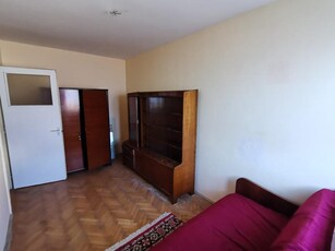 Apartament 3 camere, decomandat, etaj 1, zona centrala