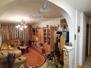 Apartament 3 camere, etaj 1, 2 bai, 2 balcoane,Precista