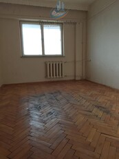 Apartament 4 camere, 2 bai, Etaj 4/4 Bloc an 2005, CaleaRomanului