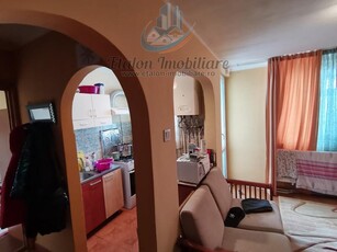 Apartament 4 camere semidecomandat, 1 baie, PiataDarmanesti