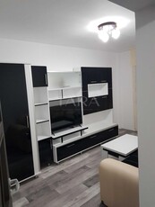 Apartament cu 3 camere in Zona Florilor.