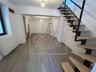 Apartament de vanzare in Sibiu - la casa + curte - Cisnadie