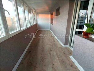 Apartament vanzare 3 camere Parc Moghioros