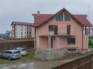 Casa de vanzare cu teren de 1290 mp, Sanpetru!