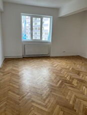 De vanzare apartament 2 camere Centru